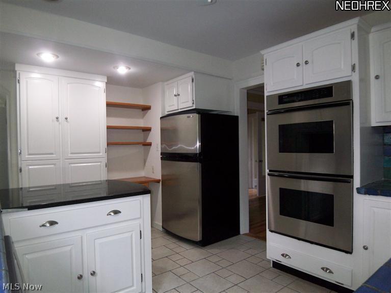 2202 Middlefield Road Cleveland Heights, OH 44106 - Photo 11 of 23