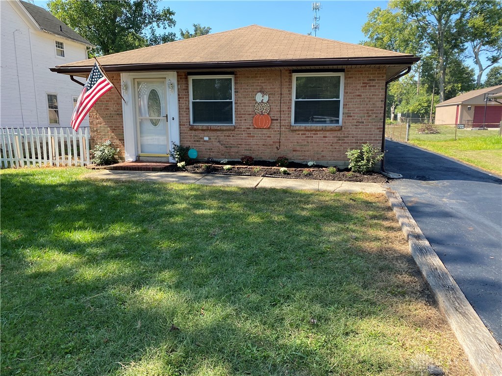 7911 Melody Road Clayton, OH 45415 - Photo 3 of 19