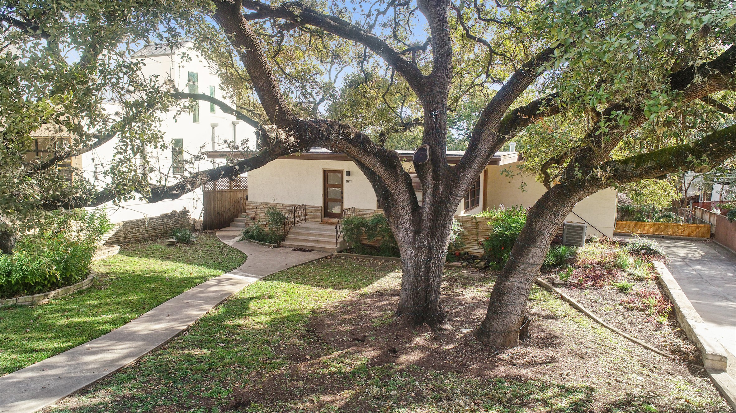 1511 Chelsea Lane Austin, TX 78704 - Photo 32 of 37