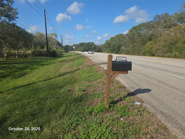 $4,900 | 4915 West Farm To Market 1462, Rosharon, TX 77583