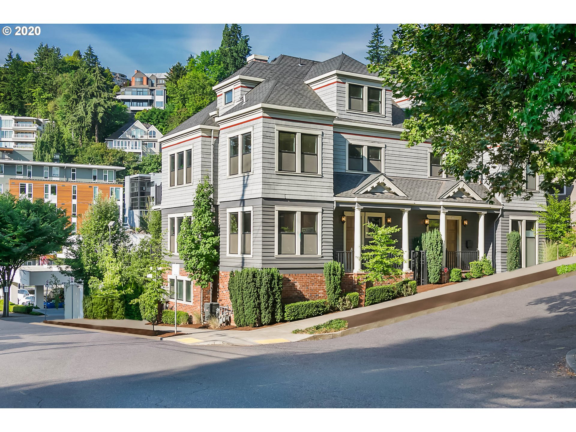 2004 Southwest Madison Street, Unit A Portland, OR 97205 - Photo 1 of 29 Gallery Image 1