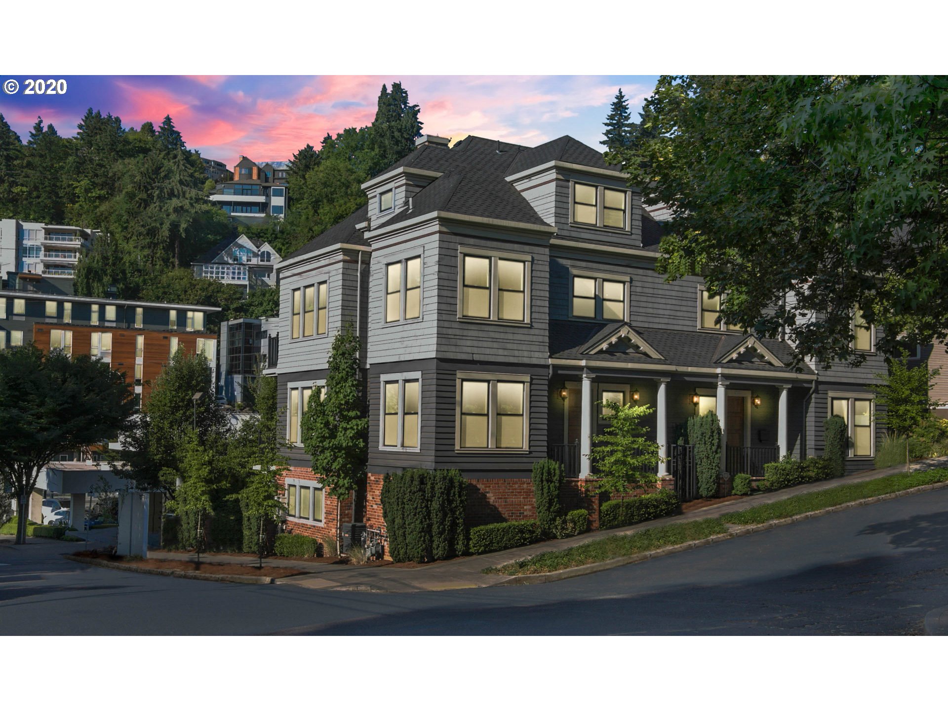 2004 Southwest Madison Street, Unit A Portland, OR 97205 - Photo 2 of 29 Gallery Image 2