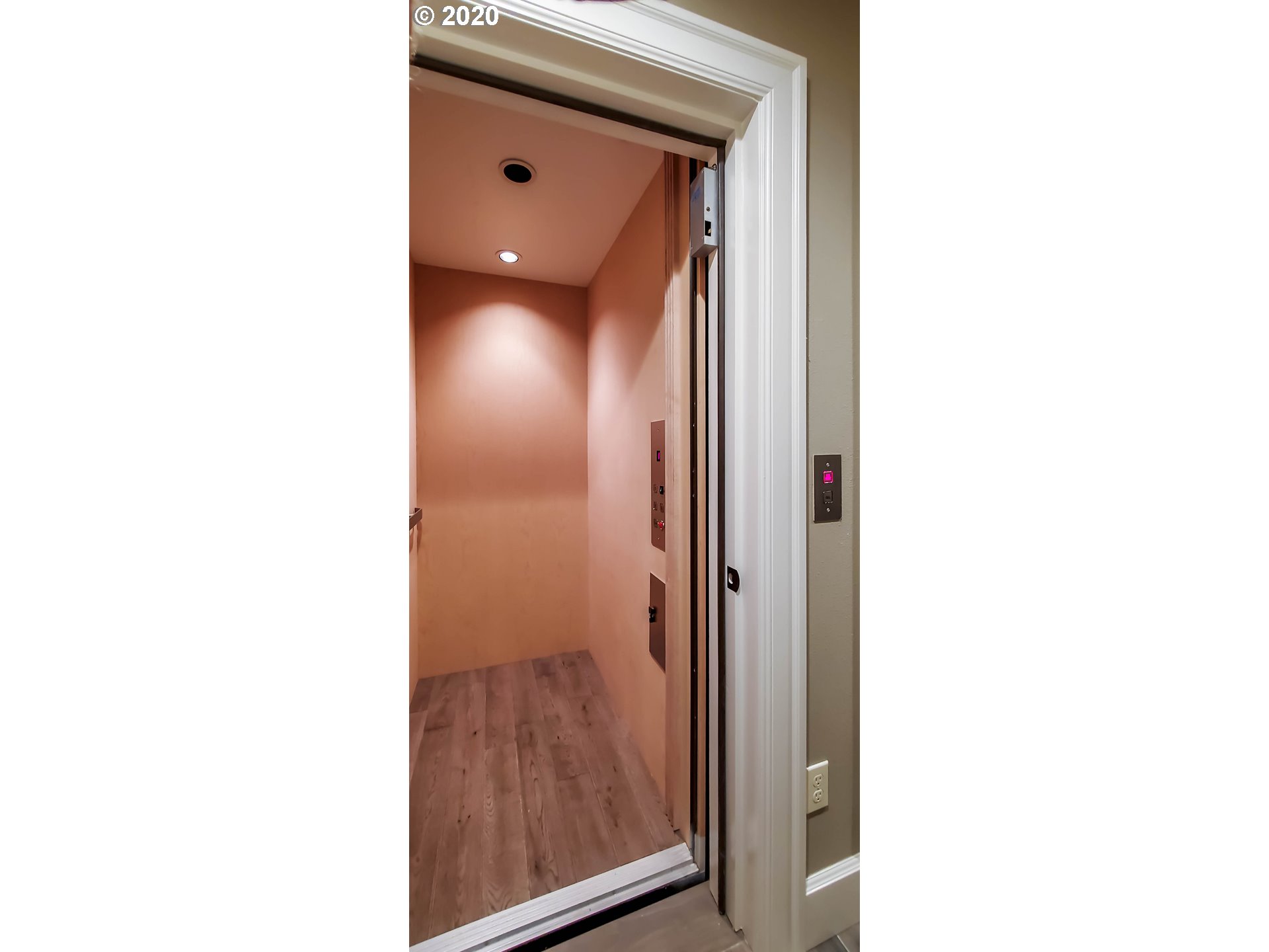 2004 Southwest Madison Street, Unit A Portland, OR 97205 - Photo 28 of 29 Gallery Image 28