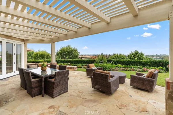 $4,380,000 | 9 Rue Cannes, Newport Beach, CA 92660