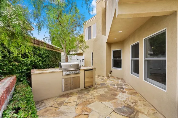 $4,380,000 | 9 Rue Cannes, Newport Beach, CA 92660