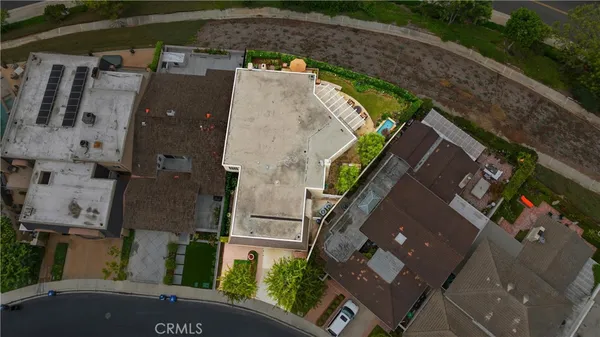 $4,380,000 | 9 Rue Cannes, Newport Beach, CA 92660