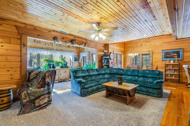 $820,000 | W7443 County Road T, Holland, WI 54636