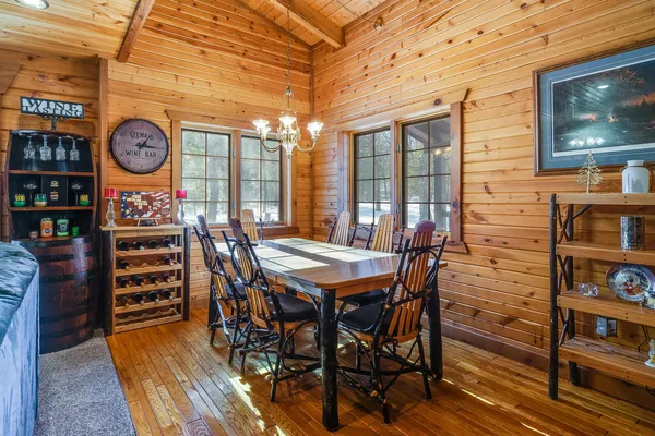 $820,000 | W7443 County Road T, Holland, WI 54636