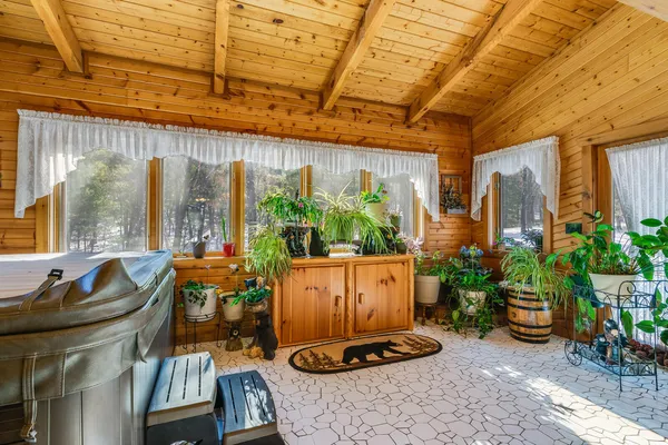 $820,000 | W7443 County Road T, Holland, WI 54636