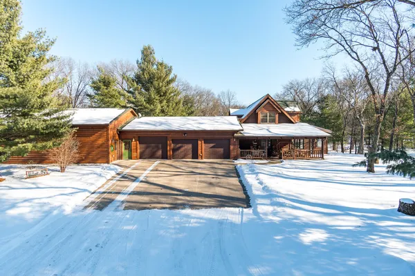 $820,000 | W7443 County Road T, Holland, WI 54636
