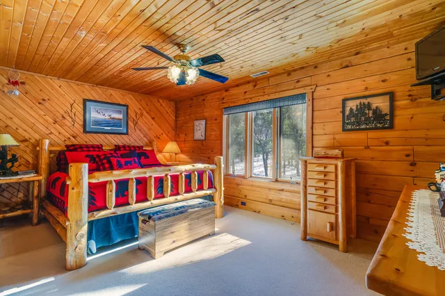 $820,000 | W7443 County Road T, Holland, WI 54636