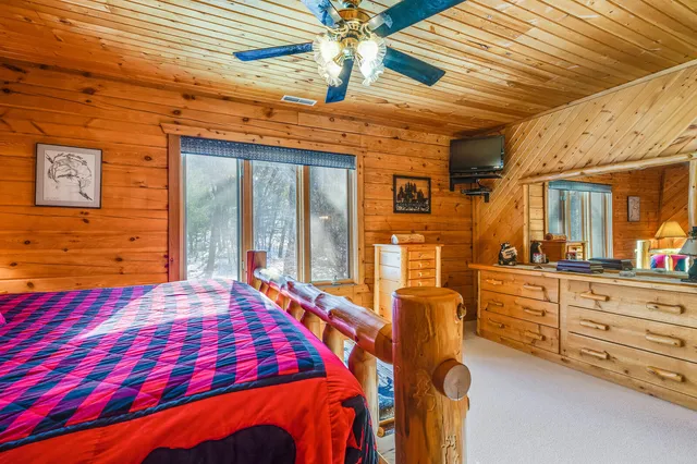 $820,000 | W7443 County Road T, Holland, WI 54636