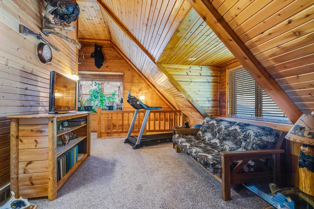 $820,000 | W7443 County Road T, Holland, WI 54636