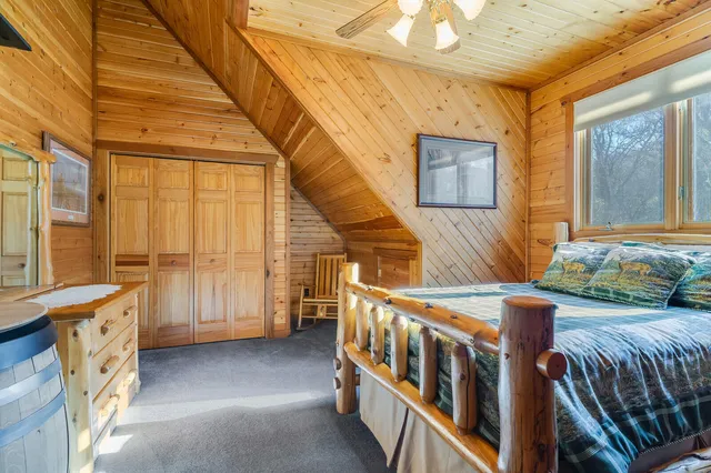 $820,000 | W7443 County Road T, Holland, WI 54636