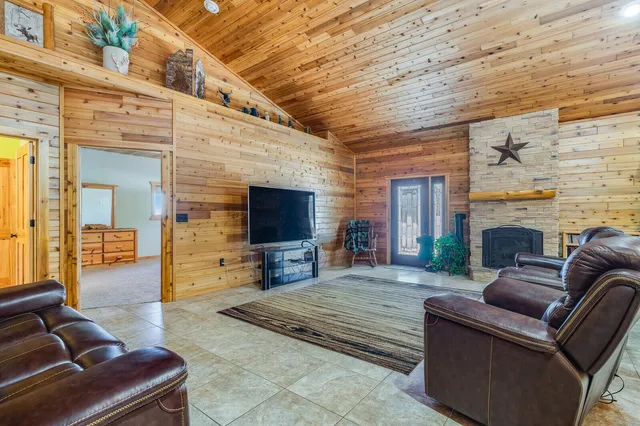 $820,000 | W7443 County Road T, Holland, WI 54636