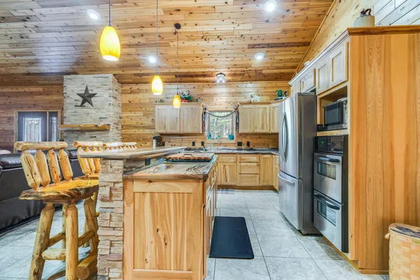 $820,000 | W7443 County Road T, Holland, WI 54636