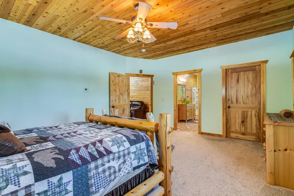 $820,000 | W7443 County Road T, Holland, WI 54636