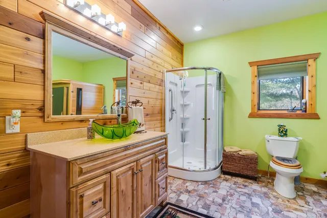 $820,000 | W7443 County Road T, Holland, WI 54636