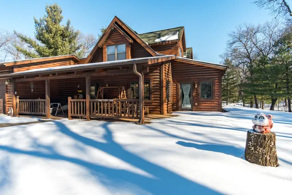 $820,000 | W7443 County Road T, Holland, WI 54636