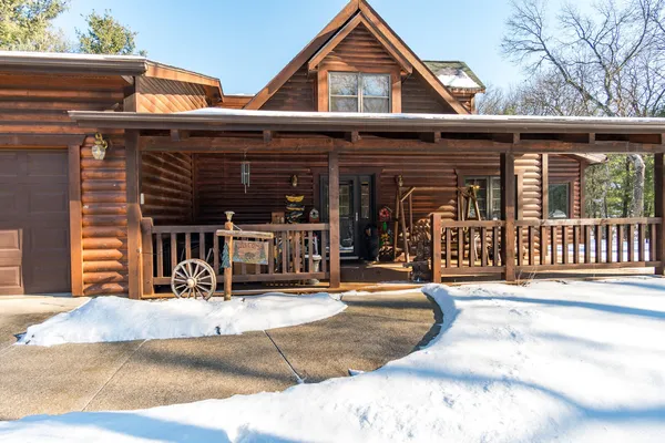 $820,000 | W7443 County Road T, Holland, WI 54636