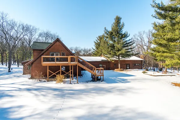 $820,000 | W7443 County Road T, Holland, WI 54636