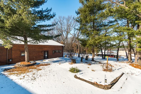 $820,000 | W7443 County Road T, Holland, WI 54636