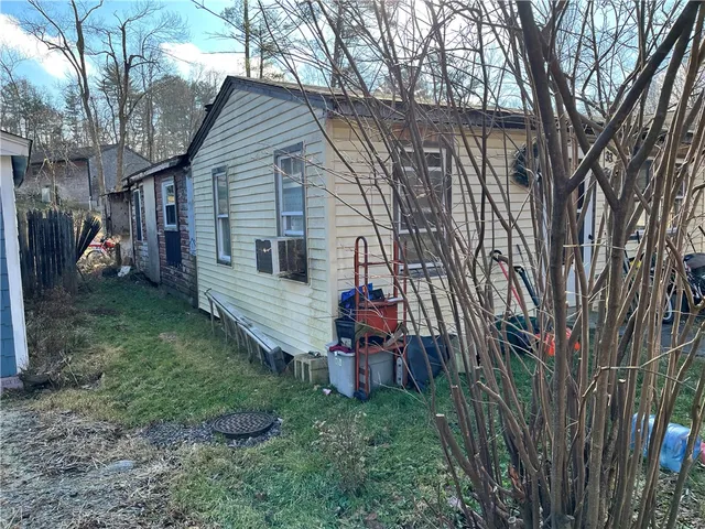 $159,900 | 33 Beach Road, Glocester, RI 02814