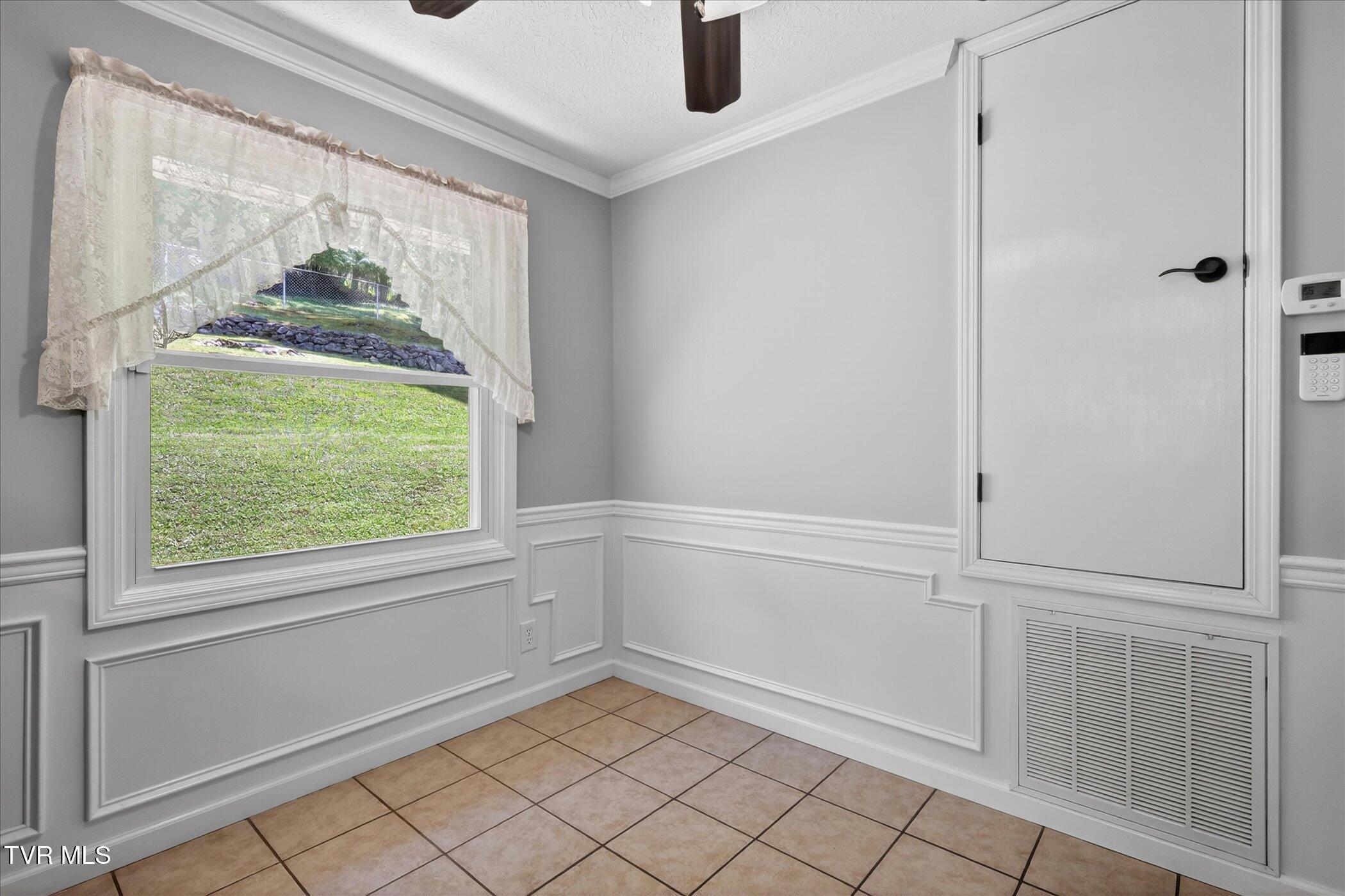 3852 Ridge Line Drive Kingsport, TN 37664 - Photo 9 of 51 10-3852-Ridgeline-Dr-Kingsport-WindowSti