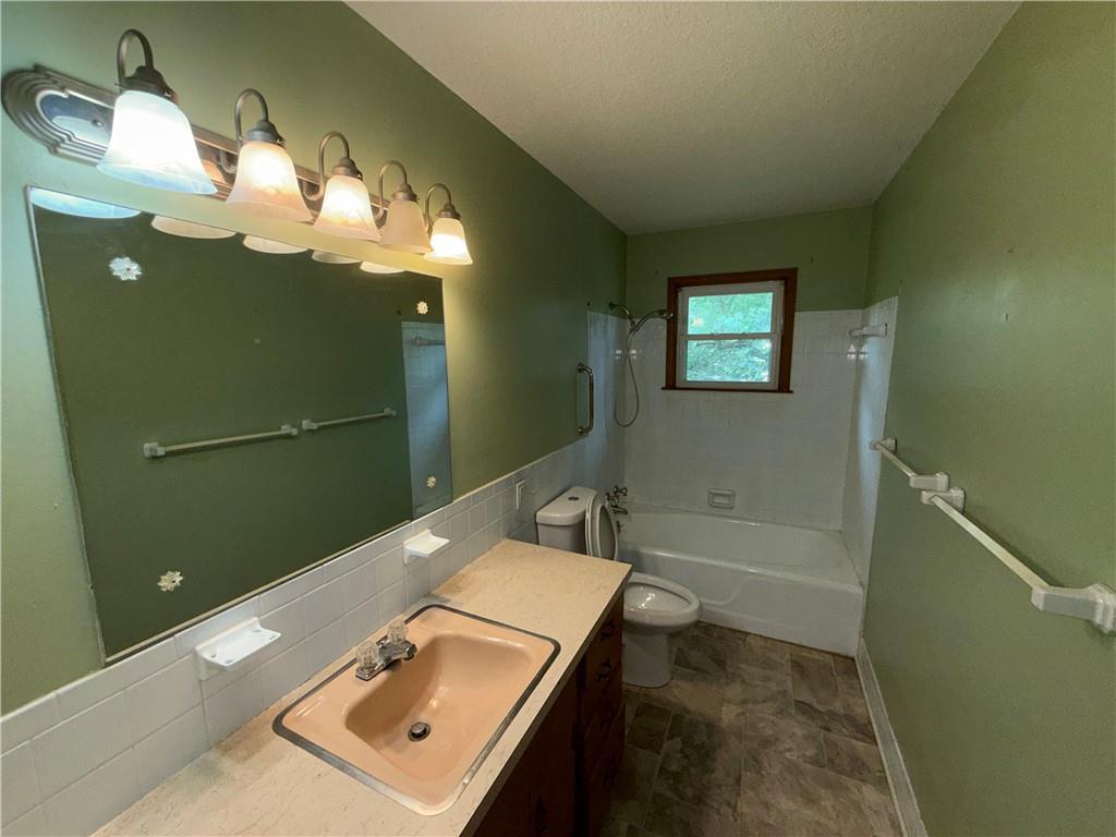 5008 Spring Street Kansas City, MO 64133 - Photo 22 of 36
