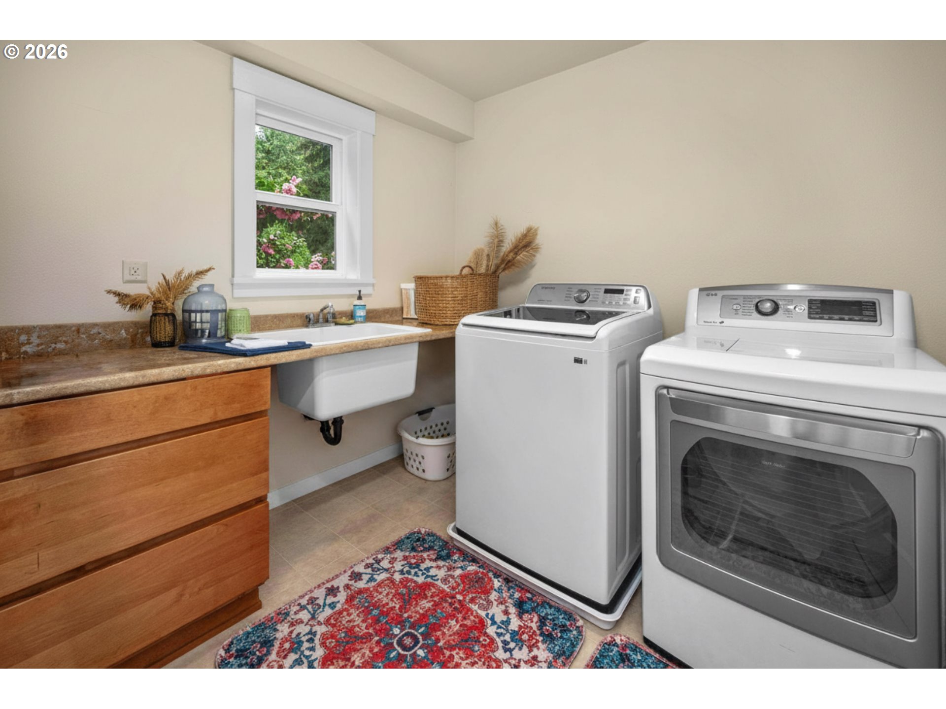 3823 Southeast Aldercrest Road Milwaukie, OR 97222 - Photo 23 of 45 Laundry