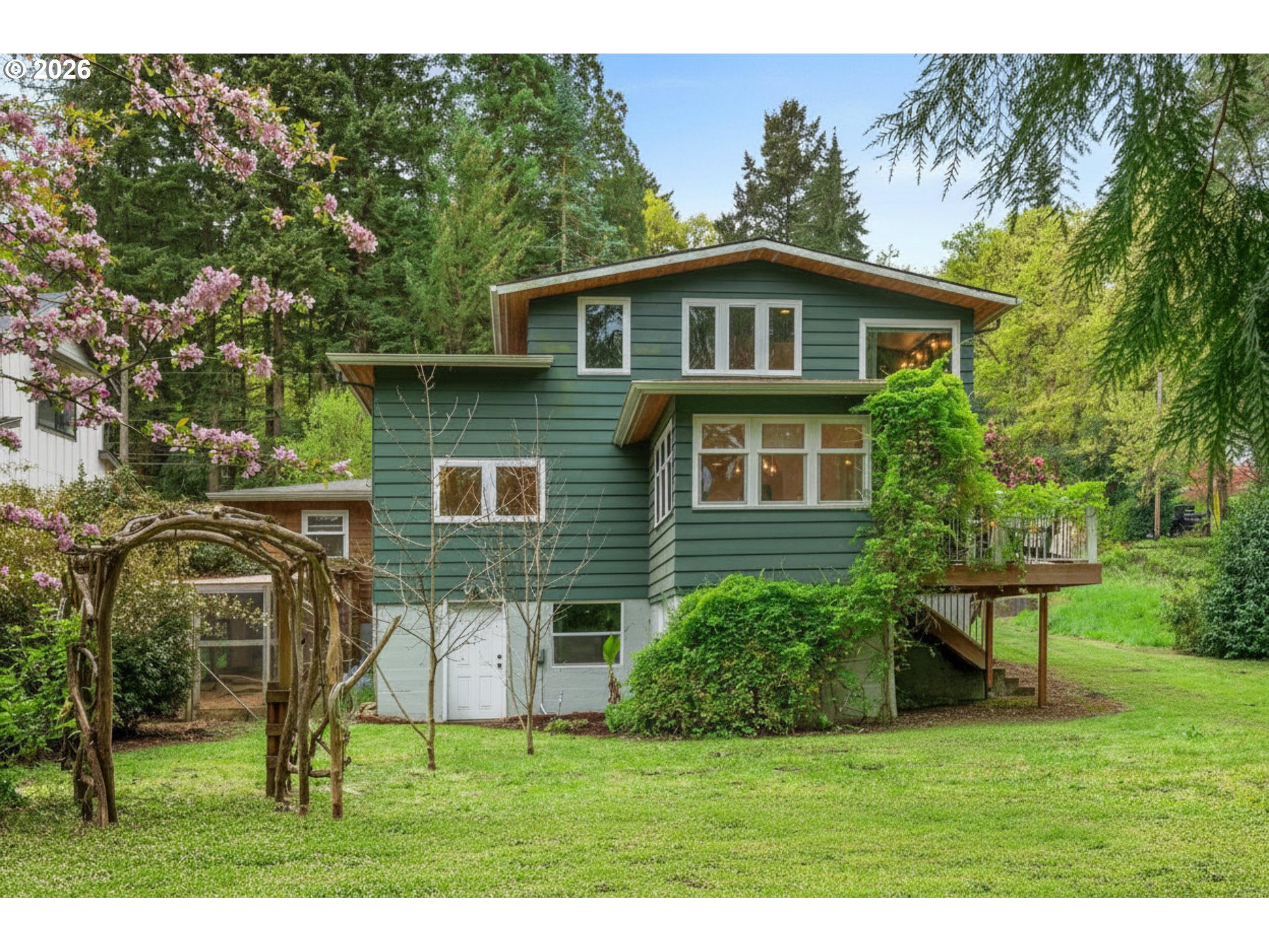 3823 Southeast Aldercrest Road Milwaukie, OR 97222 - Photo 38 of 45 Backyard