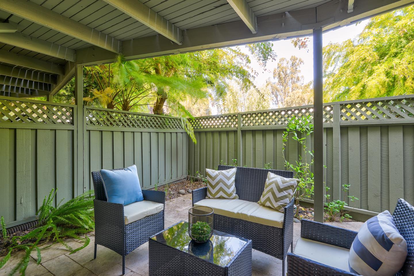 278 Monroe Drive, Unit 14 Mountain View, CA 94040 - Photo 14 of 20 a balcony with furniture and a potted plant