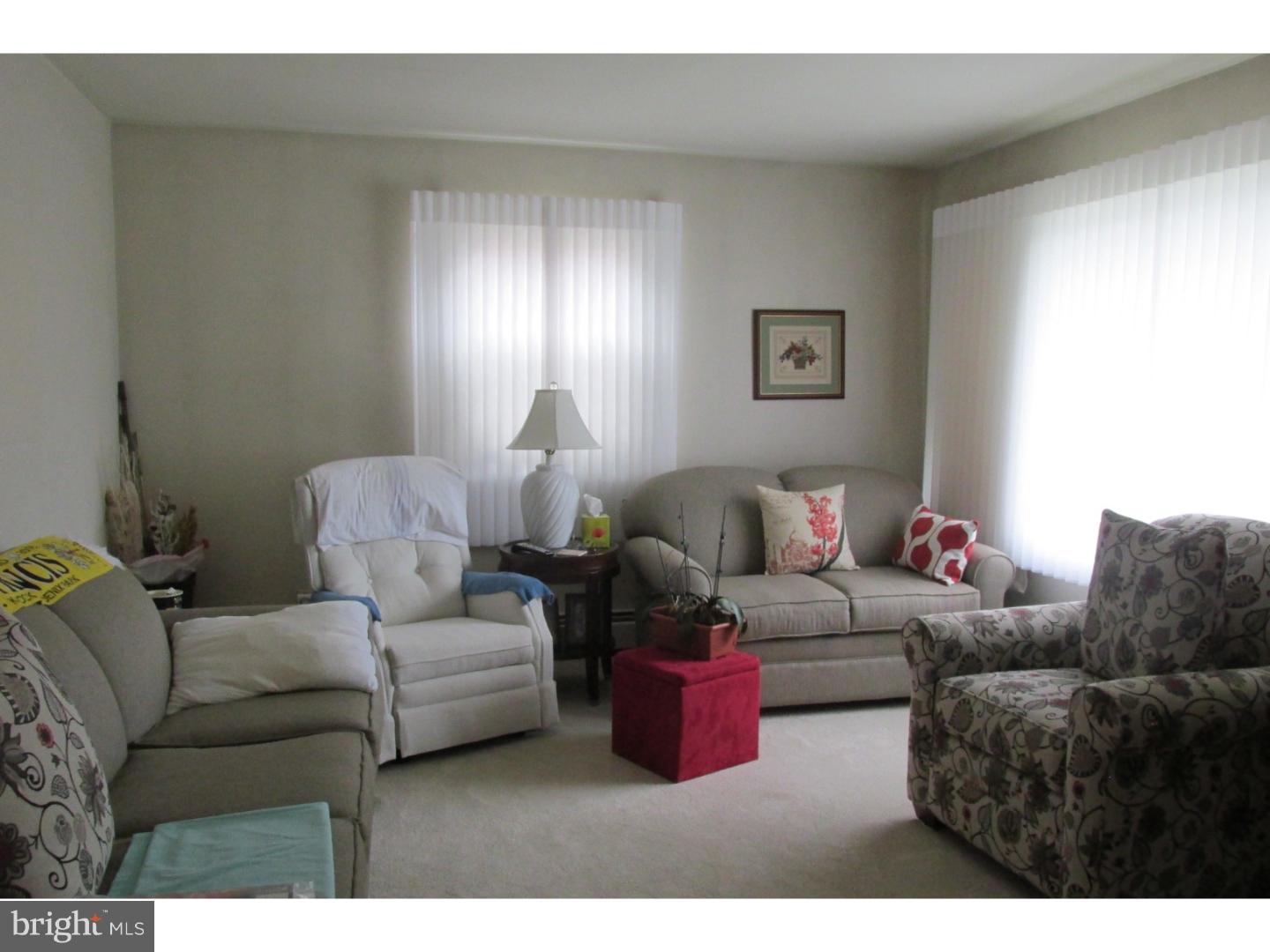 620 Rittenhouse Drive Reading, PA 19606 - Photo 5 of 13 Living Room
