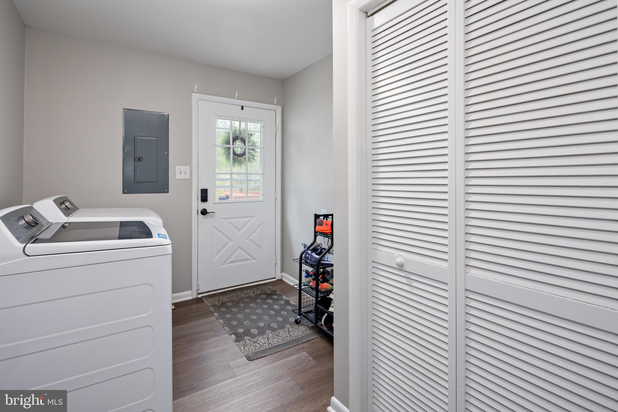 8092 Telegraph Road Severn, MD 21144 - Photo 3 of 34