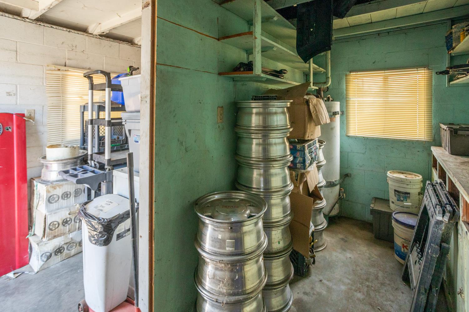 33 East Gridley Road Gridley, CA 95948 - Photo 47 of 53 a room with musical instruments