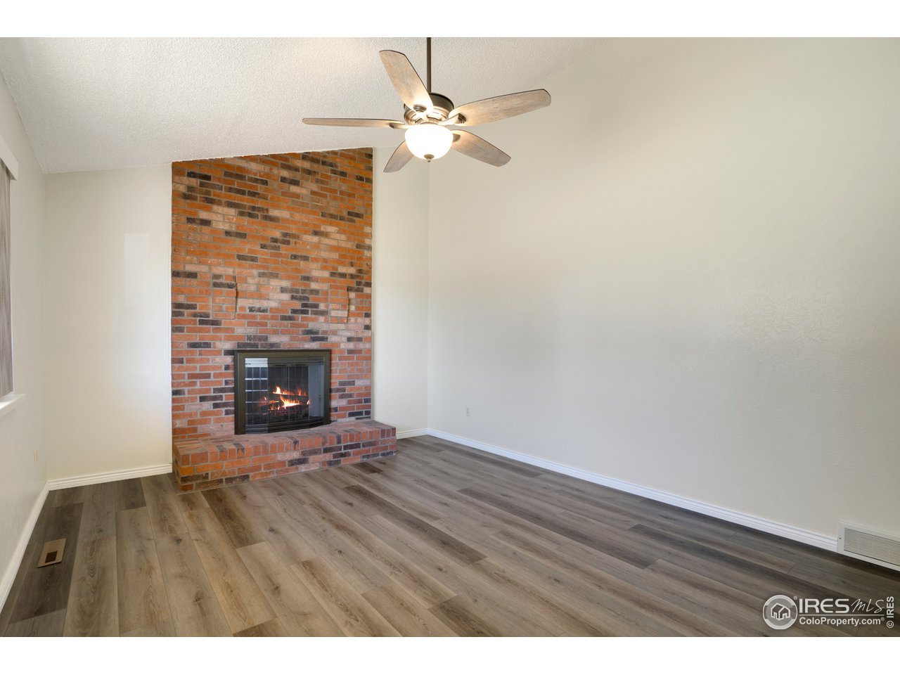 9062 Apache Road Longmont, CO 80504 - Photo 3 of 37 Gallery Image 3