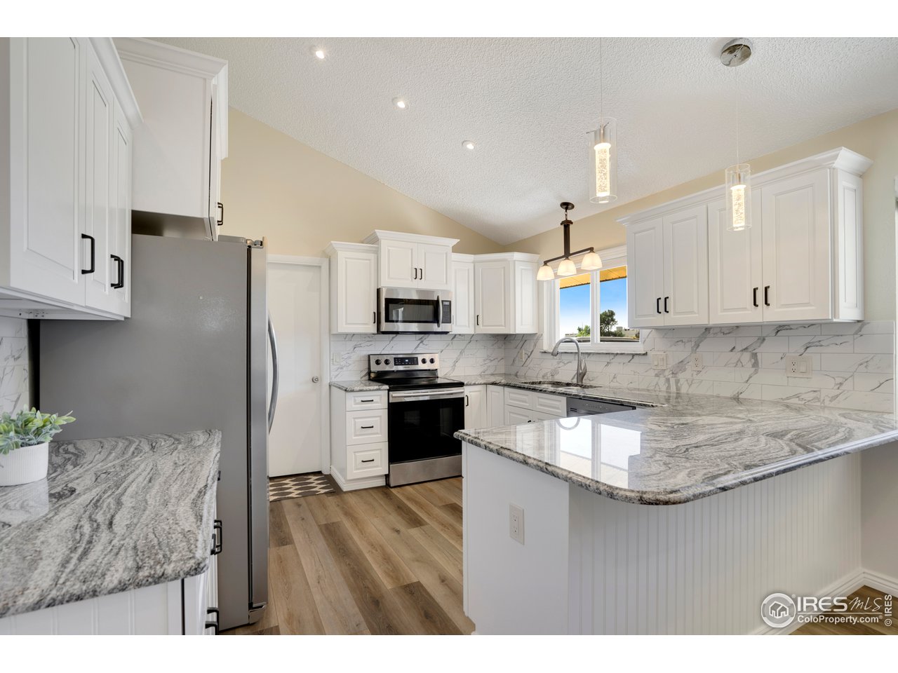 9062 Apache Road Longmont, CO 80504 - Photo 5 of 37 Gallery Image 5