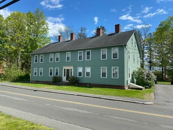 $2,495 | 797 Main Street, Unit 4, Amherst, MA 01002