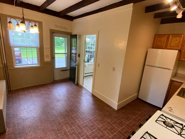 $2,495 | 797 Main Street, Unit 4, Amherst, MA 01002