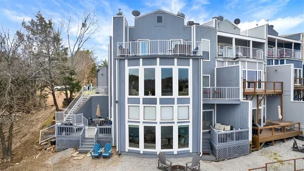 $575,000 | 131 Greenway Bend, Pottsboro, TX 75076