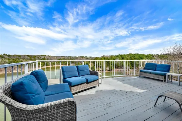 $575,000 | 131 Greenway Bend, Pottsboro, TX 75076