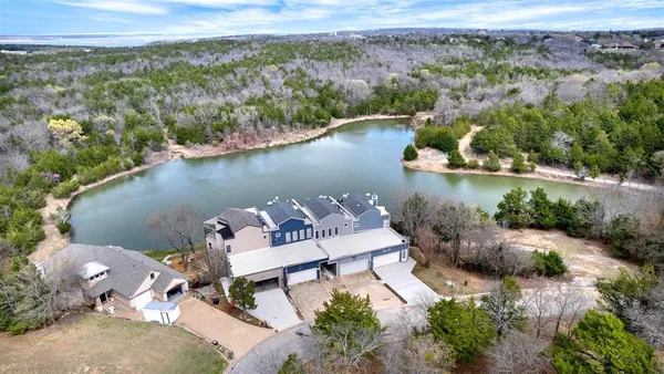 $575,000 | 131 Greenway Bend, Pottsboro, TX 75076