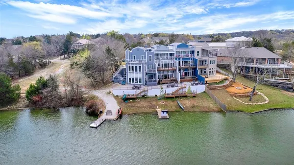 $575,000 | 131 Greenway Bend, Pottsboro, TX 75076