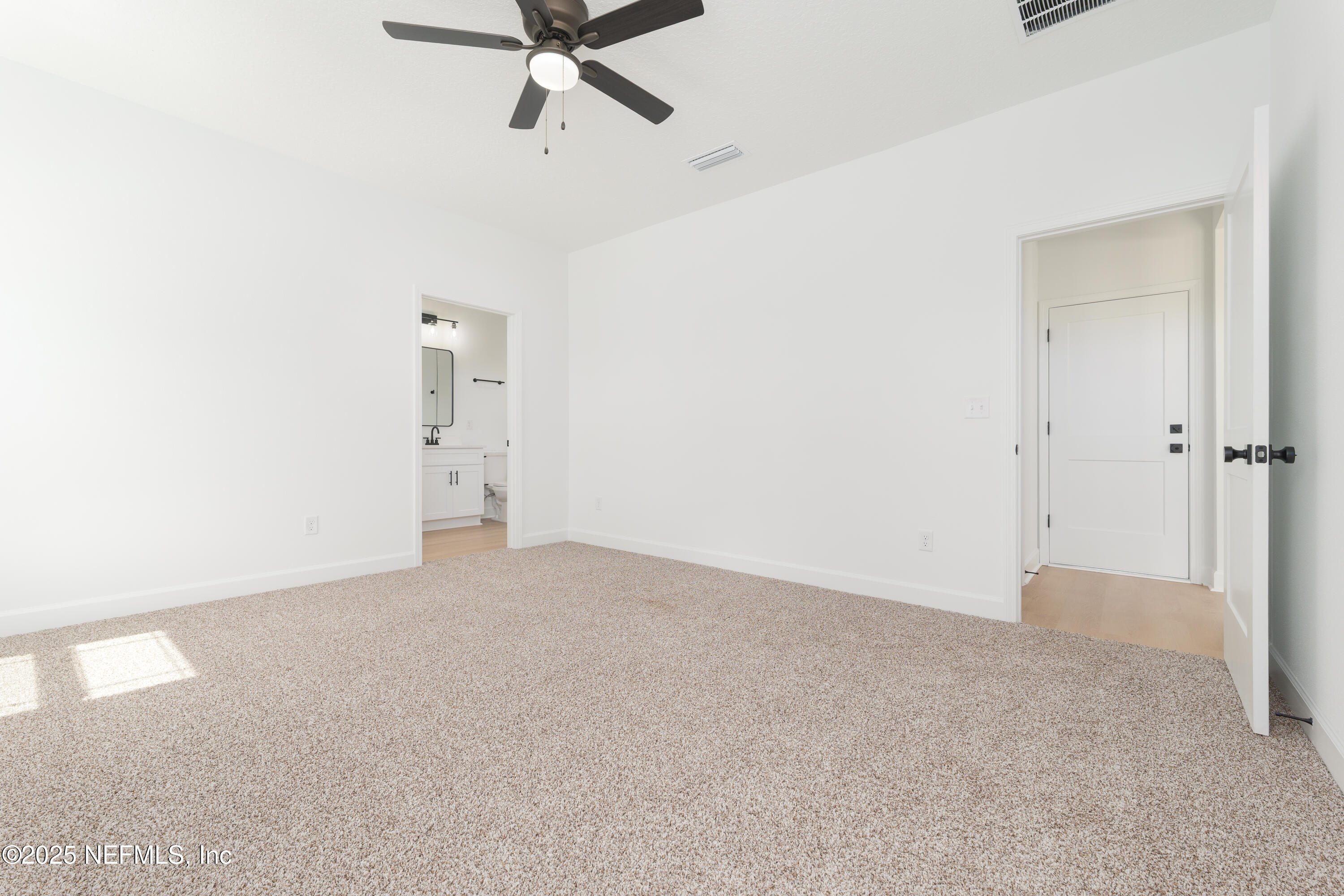 5294 County Road 352 Keystone Heights, FL 32656 - Photo 12 of 23 a view of an empty room