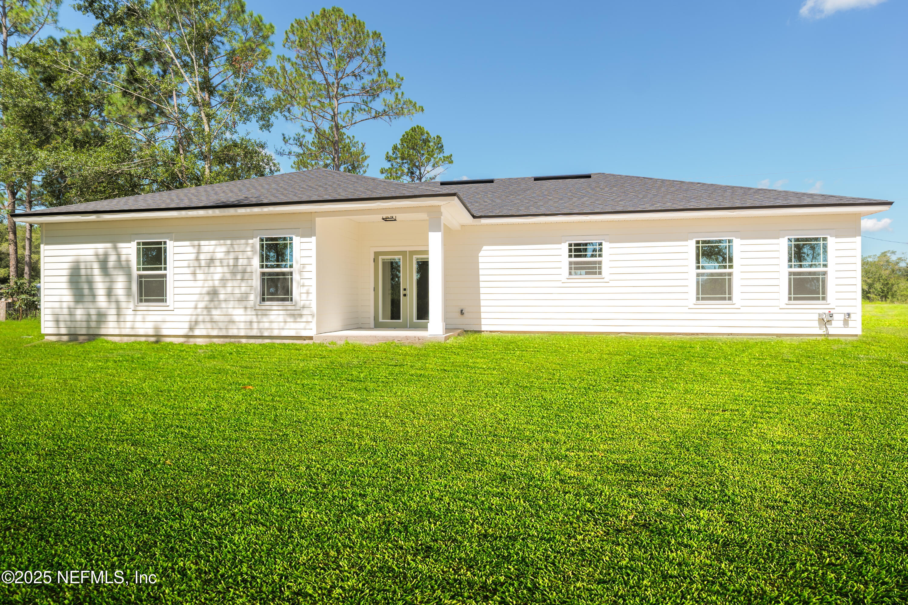 5294 County Road 352 Keystone Heights, FL 32656 - Photo 22 of 23 a house view with a garden space