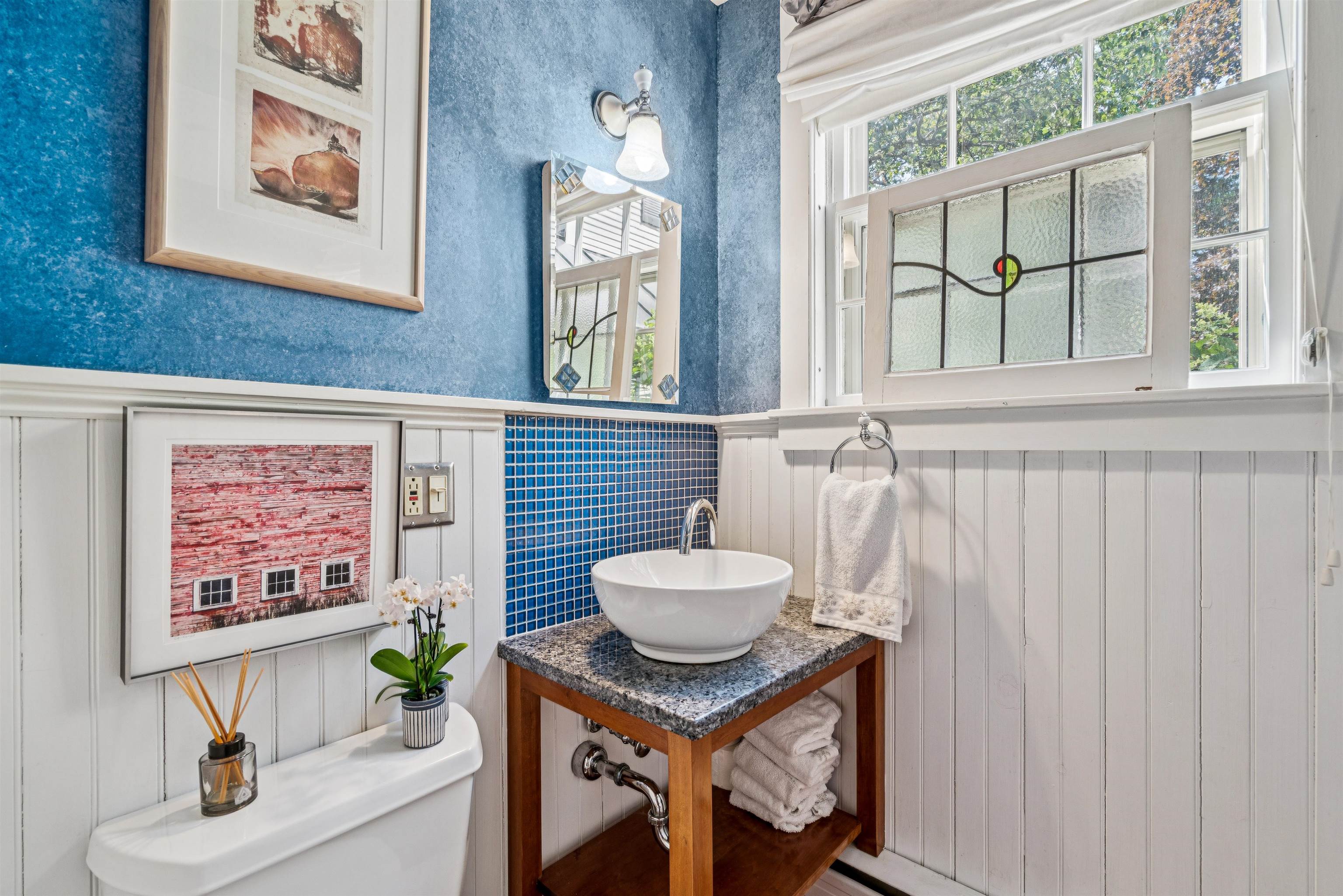 6077 Highway 12 Barnard, VT 05032 - Photo 15 of 38