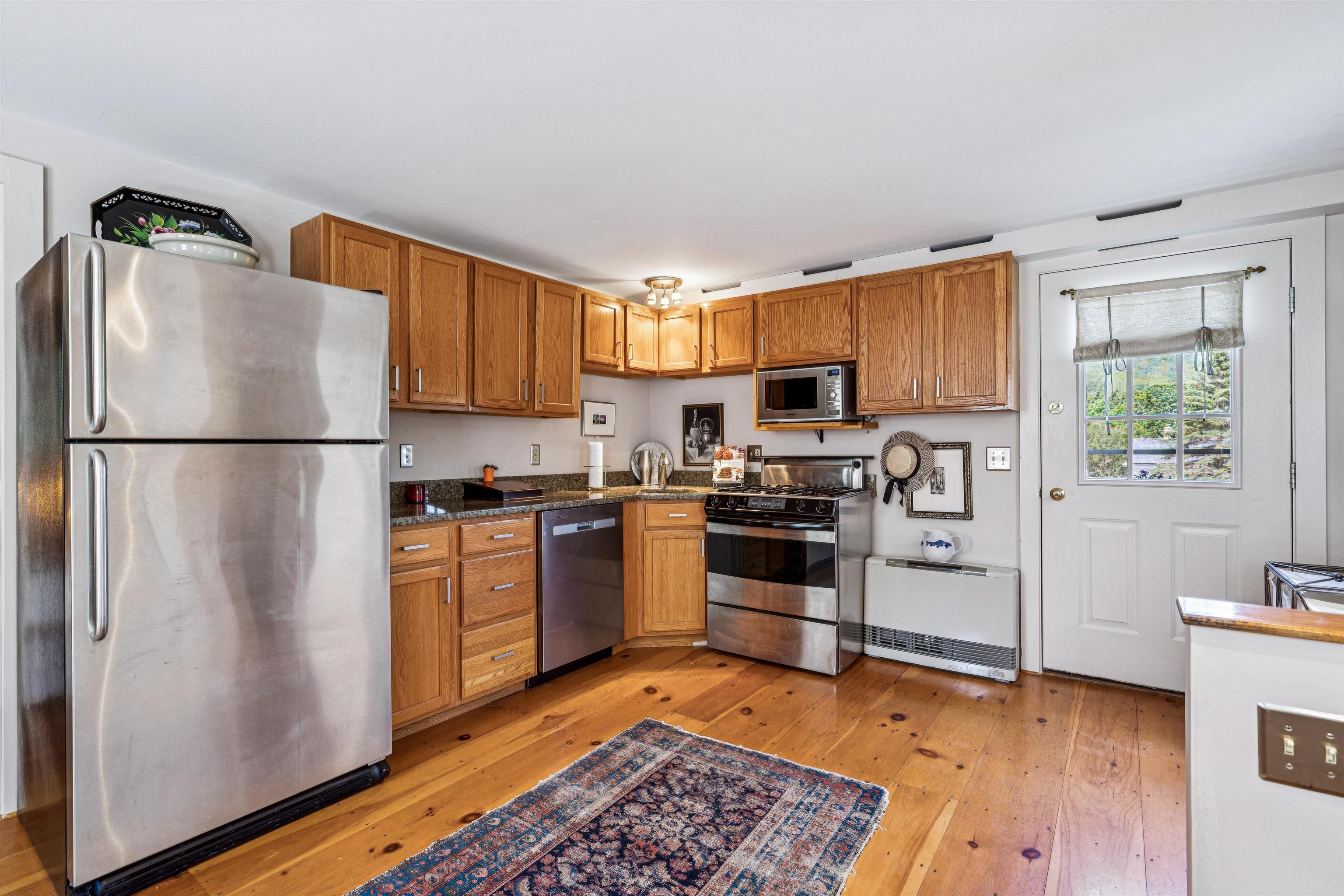 6077 Highway 12 Barnard, VT 05032 - Photo 27 of 38