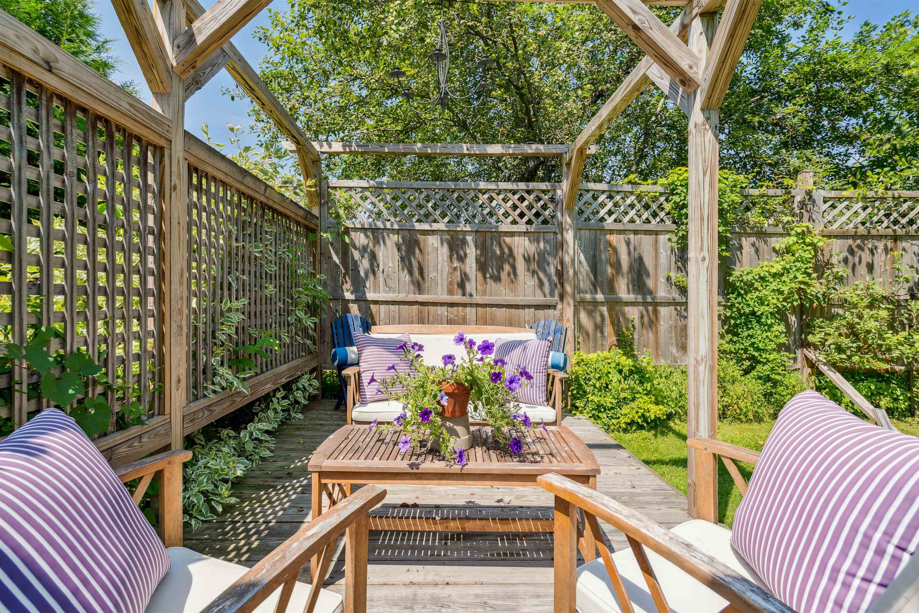 6077 Highway 12 Barnard, VT 05032 - Photo 33 of 38