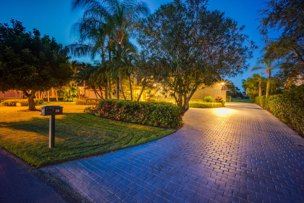 10 Wycliff Road Palm Beach Gardens, FL 33418 - Photo 2 of 41 03_night-front_10 Wycliff Road_PGA Natio