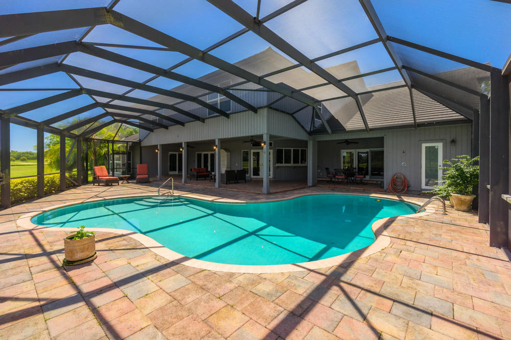 10 Wycliff Road Palm Beach Gardens, FL 33418 - Photo 3 of 41 32_pool_10 Wycliff Road_PGA National-33